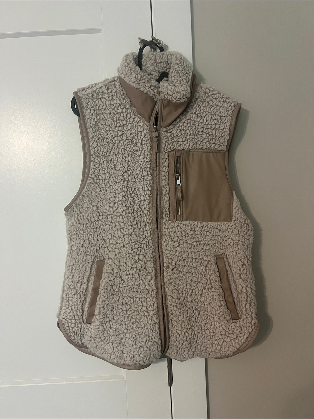Abercrombie & Fitch Cream Sherpa Fleece Vest with Tan Trim